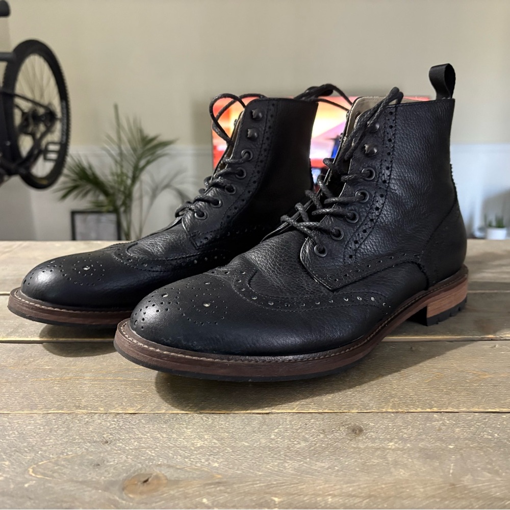 Banana Republic Heritage Wingtip Size 9 Men’s Black Boots